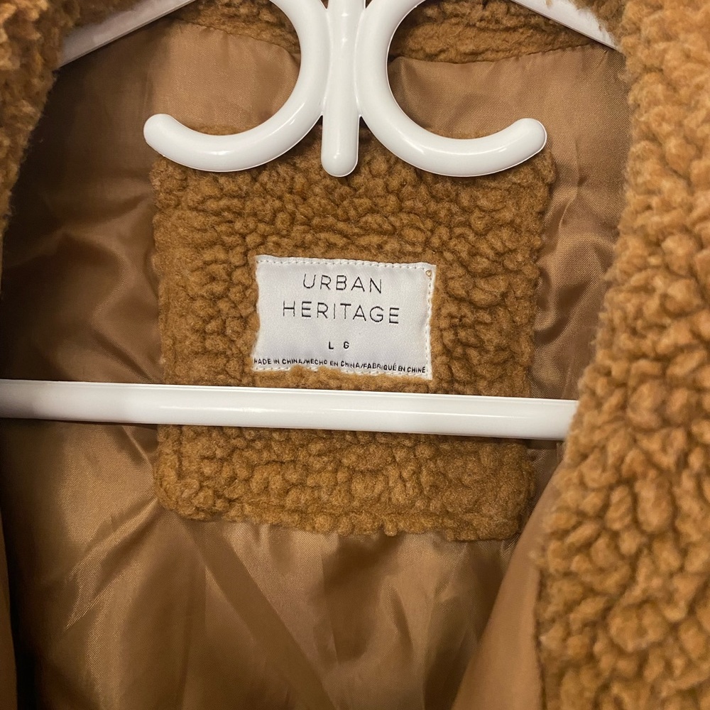 Cropped Teddy Jacket - Picture 3 of 4
